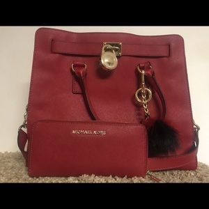 large Micheal Kors bag w matching zipper wallet